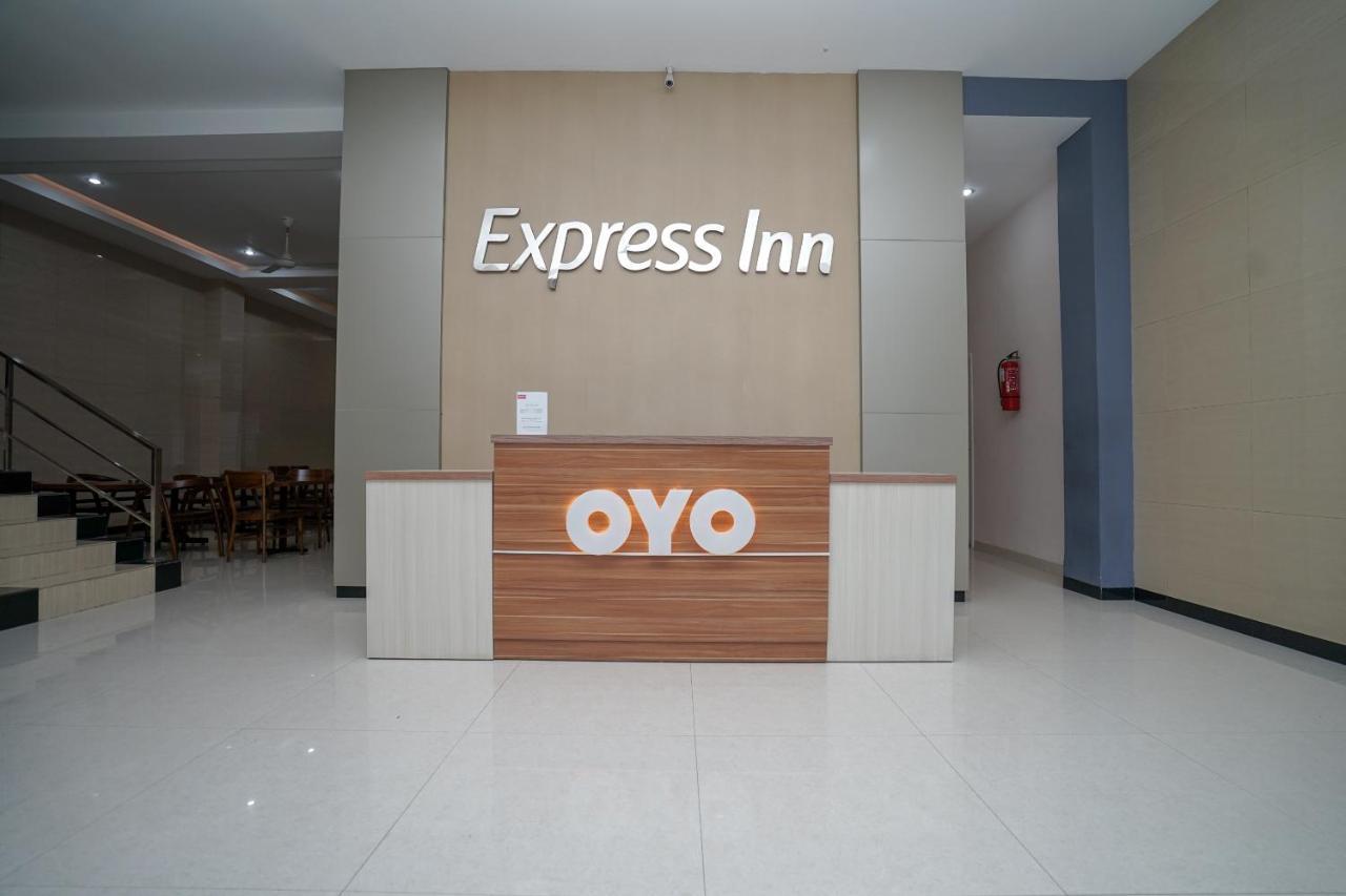 פאלמבאנג Oyo 616 Express Inn מראה חיצוני תמונה